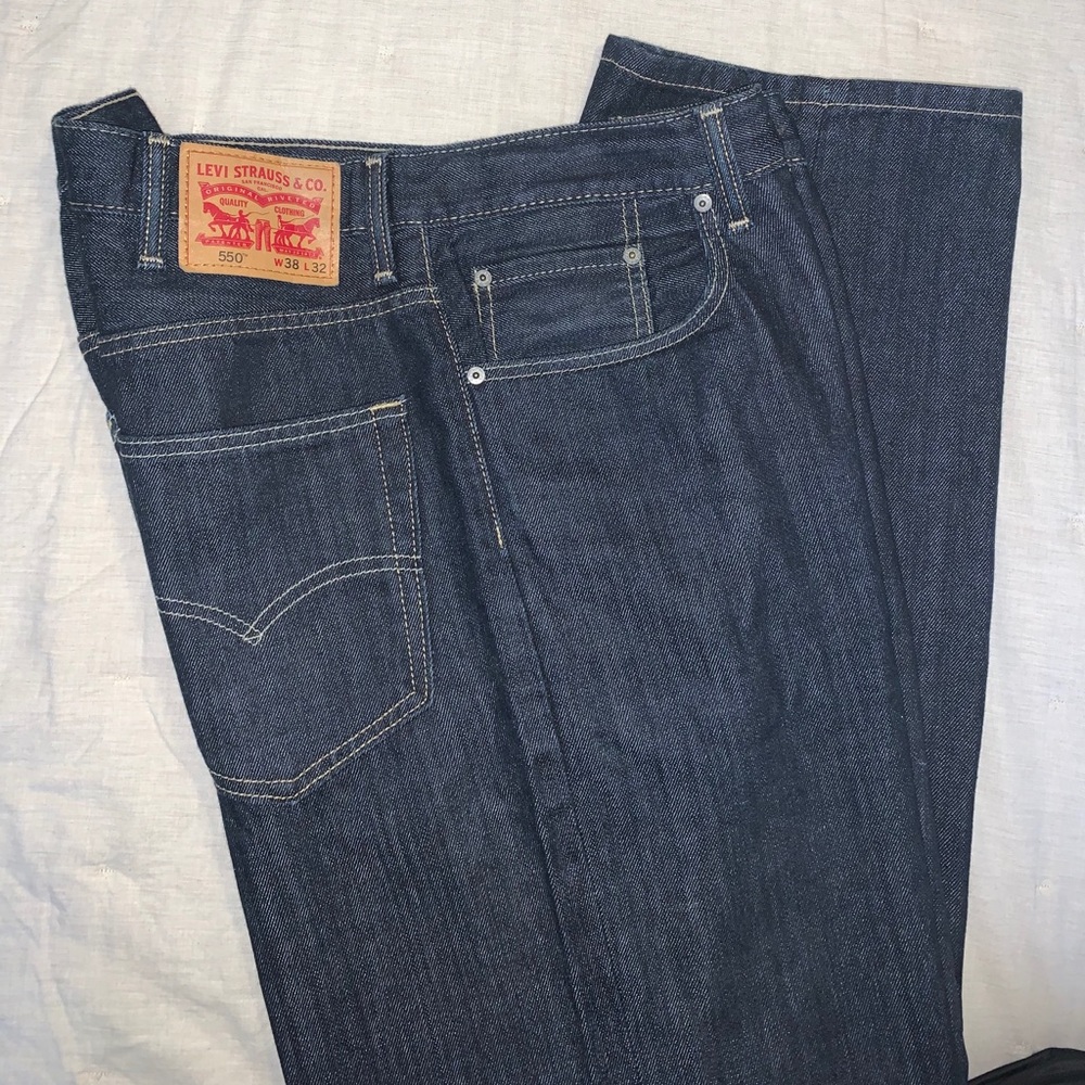 Men’s Levi 550 Relaxed Fit - Size 38/32